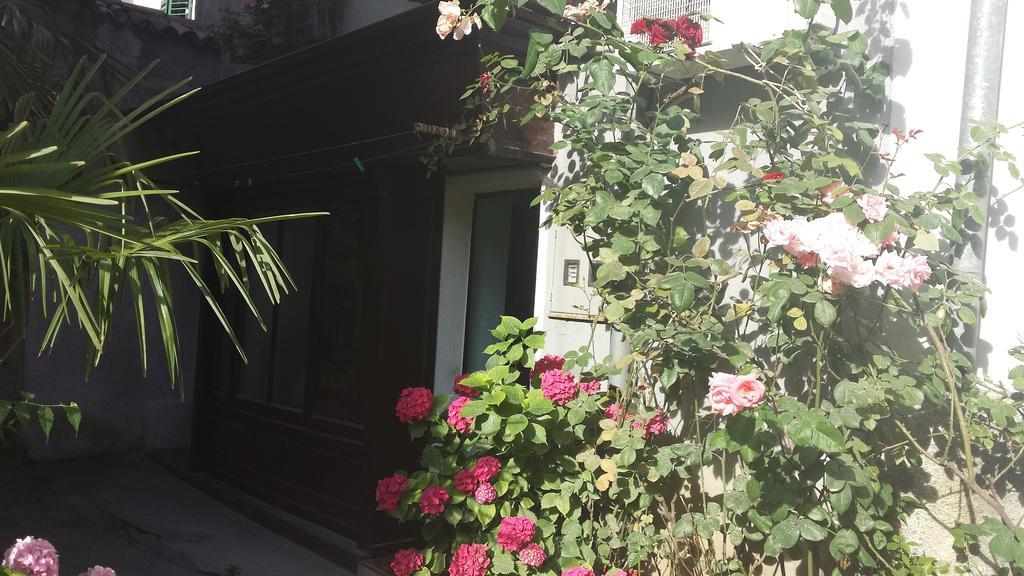 Apartment Saric Ловран Екстериор снимка
